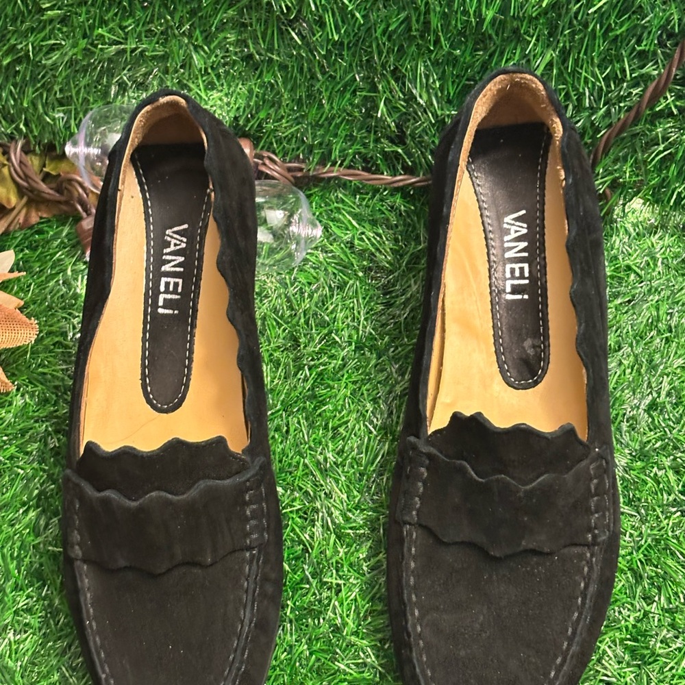 Vaneli Women's Black Loafers